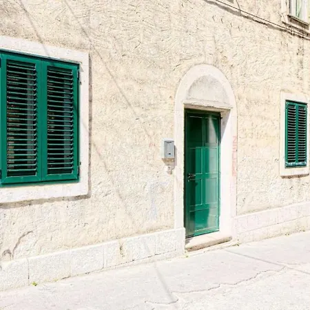 Old Town Twins Apartment Split